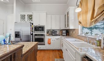 10634 Shoreline Dr, Baton Rouge, LA 70809