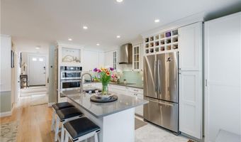62 Nipmuc Trl C, North Providence, RI 02904