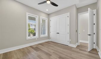 614 PINCKNEY Dr, Apollo Beach, FL 33572