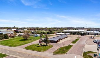 1409 Cedar St, Beresford, SD 57004