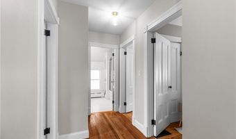 11 Ann St, Newport, RI 02840