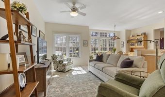 15 Pheasant Ln 15, Bedford, MA 01730