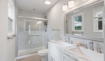 609 MAIN St, Bayville, NJ 08721