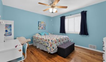 7 Gregg Ln, Bayonne, NJ 07002