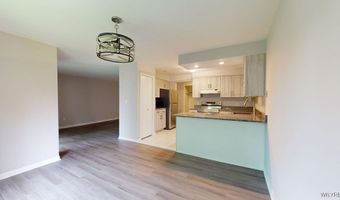 5 Southcreek Ct C, Amherst, NY 14051