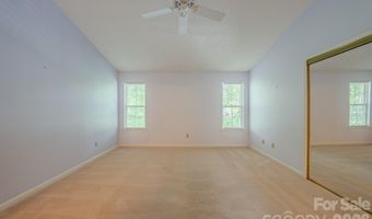 902 Woodlea Ct, Asheville, NC 28806