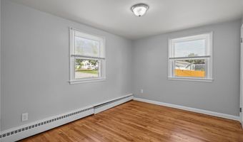 3 Creighton Pl, Coventry, RI 02816