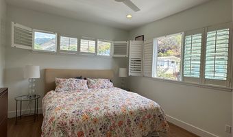 5872 Haleola St, Honolulu, HI 96821