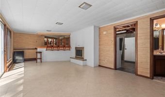 1 Rocky Crest Rd, Cumberland, RI 02864
