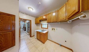 136 Lock Ln, Alum Creek, WV 25003