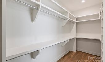 1421 Winston Dr, Charlotte, NC 28205