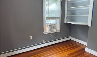 67 Hall Ave, Newport, RI 02840