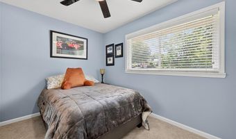 124 Vlasis Dr, Ballwin, MO 63011