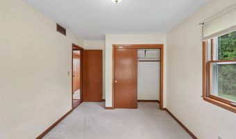 2818 Eisenhower Ave, Ames, IA 50010