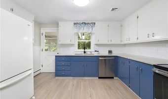 103 BIRCHWOOD Dr, North Kingstown, RI 02852
