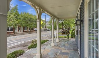192 Washington Rd, Barrington, RI 02806