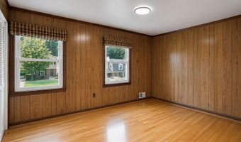 8418 STONE GATE Dr, Annandale, VA 22003
