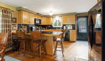 1 Castle View Ln, Belgrade, ME 04917