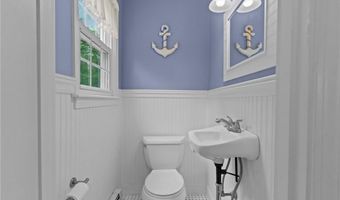 2594 Division Rd, East Greenwich, RI 02818