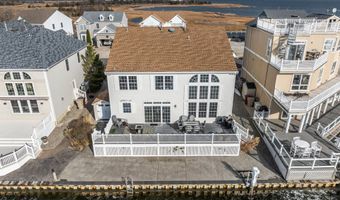 29 Bowsprit Dr, Bayville, NJ 08721