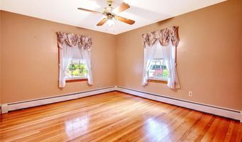 98 Iroquois Rd, Cumberland, RI 02864