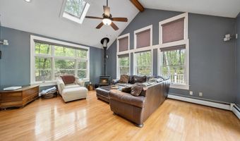 32 Wellesley Dr, Bedford, NH 03110
