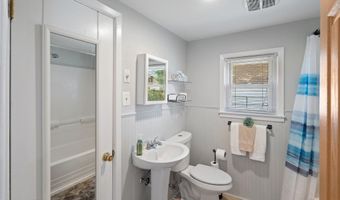 55 Oregon Ave, Middletown, NJ 07748