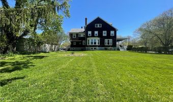 45 Woodlawn Ave 3, Bristol, RI 02809