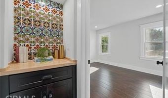 2111 S Bronson Ave, Los Angeles, CA 90018