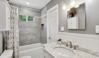 1 Parkwood Terrace Dr, Danbury, CT 06811