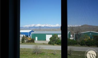 1004 Sheep Herder Ln, Big Timber, MT 59011