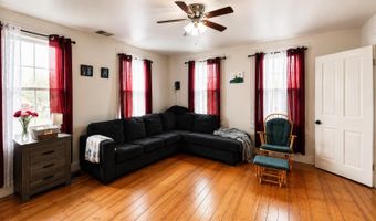 15 Daniels Rd W, Albany, VT 05845