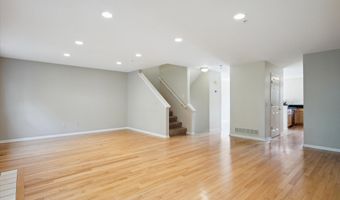 2817 Barclay Way, Ann Arbor, MI 48105