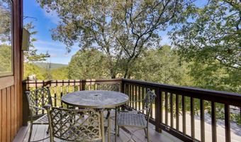 1 Arnold Palmer Ct, Alloway, NJ 07462