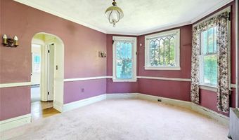 20 Stratford Rd, Cranston, RI 02905