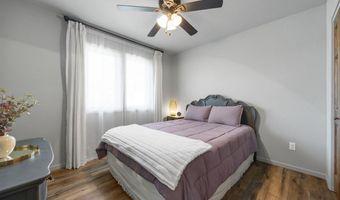 149 Country Club Ct, Anamosa, IA 52205