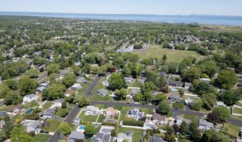 540 Sherman Ave, Belford, NJ 07718