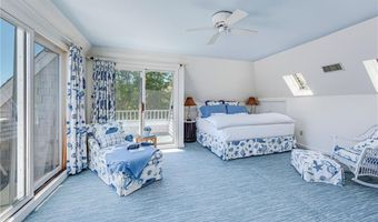 39 Brenton Rd, Newport, RI 02840