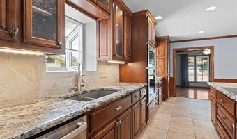 927 Macklyn Ln, Bartlesville, OK 74006