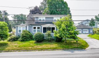 17 Main St, Albion, ME 04910