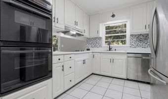 2501 Pheasant Dr, Albany, GA 31707