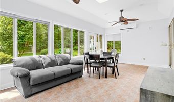 20 Beechwood Dr, Cranston, RI 02921