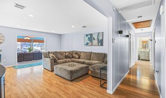 50 Yardarm Ct, Bayville, NJ 08721
