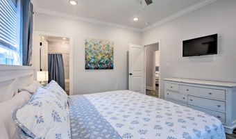 4082 Cardinal St, Bay St. Louis, MS 39520