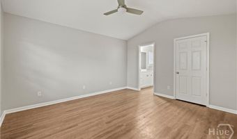 6 Spring Lake Cir, Savannah, GA 31407
