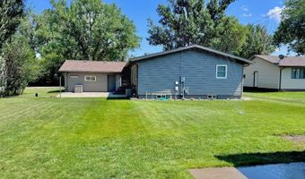 205 5th Ave NW, Bowman, ND 58623