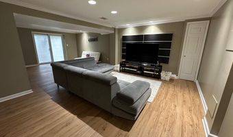 1128 HALESWORTH Dr, Rockville, MD 20854
