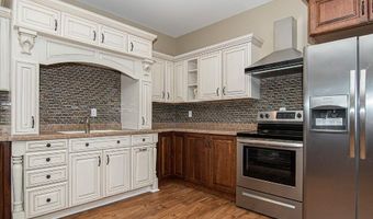 6042 Seven Springs Dr, Asbury, IA 52002