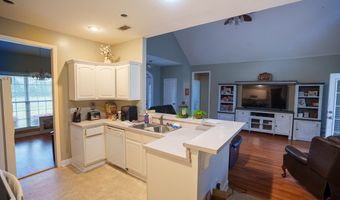 83 Gabriel Ln, Baxley, GA 31513