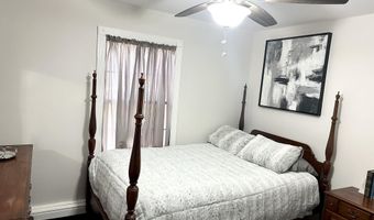 19 Center St, Barnegat, NJ 08005